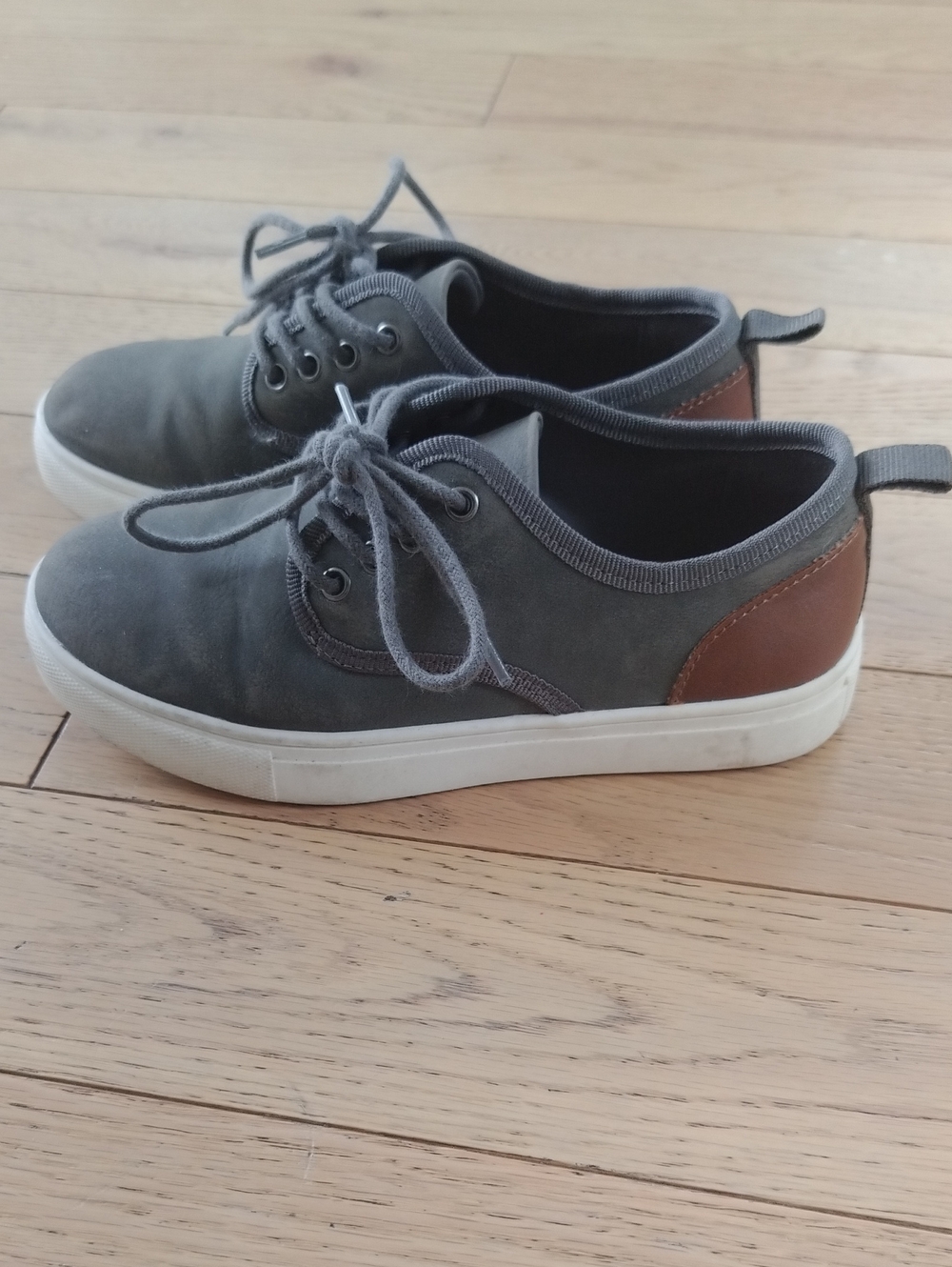 Sonoma Boys Gray & Brown Sneakers